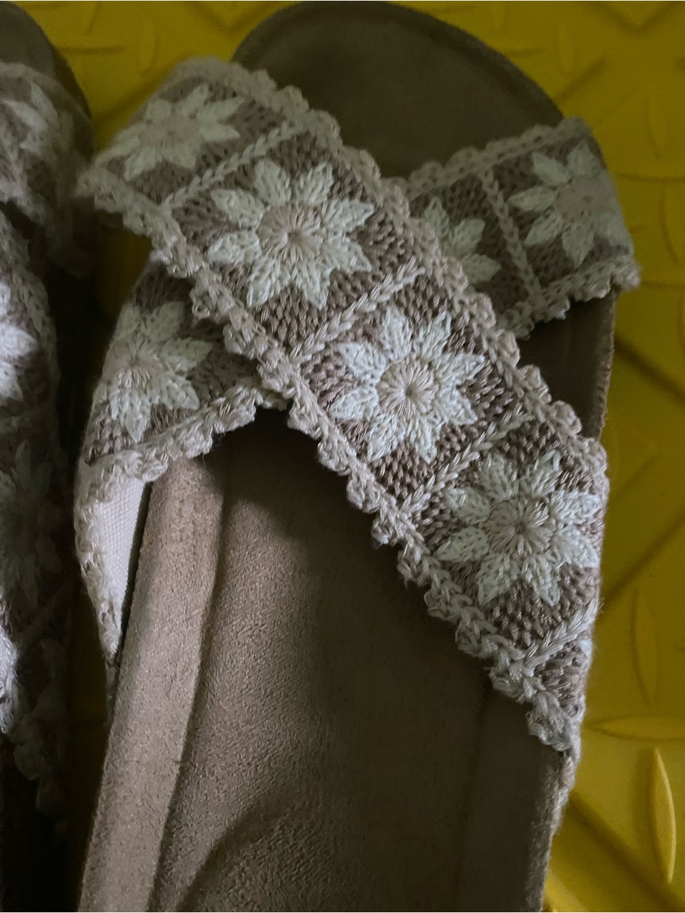 Haute Hippie Boho Floral Crochet Beige Slide Cottagecore CrissCross Sandals 8M - Picture 3 of 12